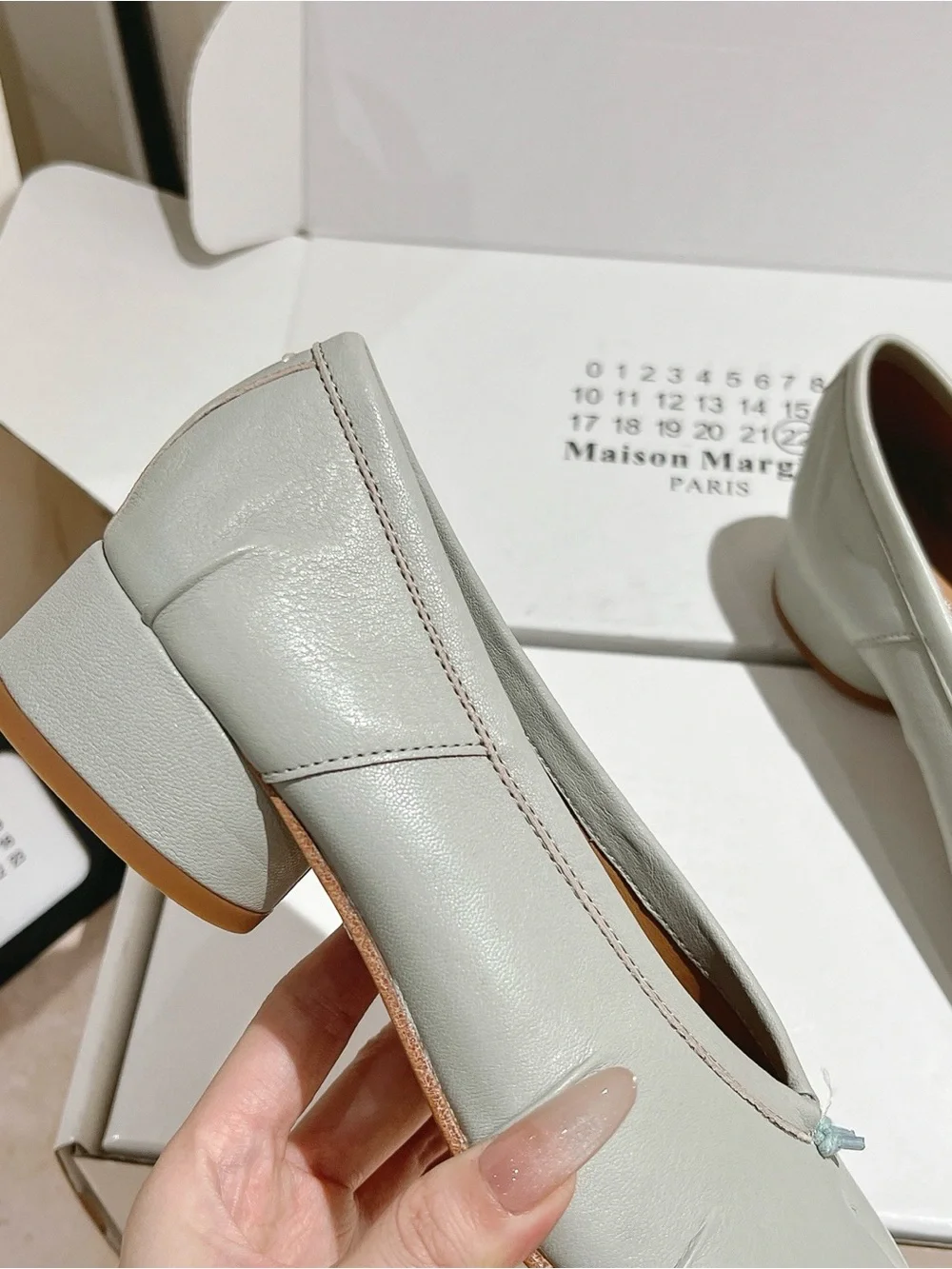 Maison Martin Margiela Women's Split-Toe Leather Flats in Light Gray